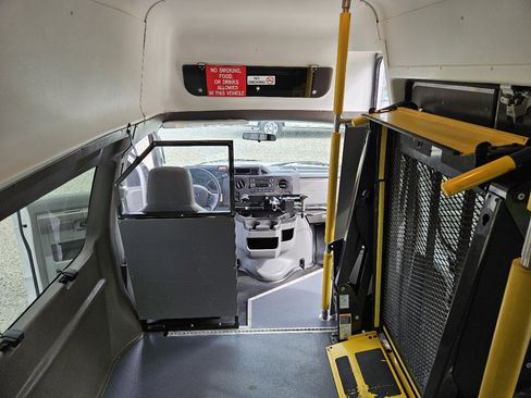 Used 2013 Ford E-350 and Econoline 350 Extended Super Duty w/ PWR Group image 38