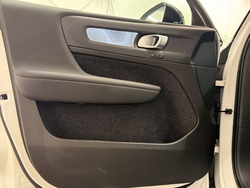 Used 2023 Volvo XC40 Recharge Core AWD/4WD image 19