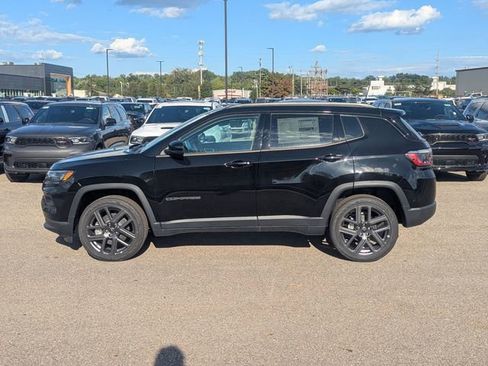 New 2025 Jeep Compass Limited w/ Sun & Sound Group AWD/4WD image 6