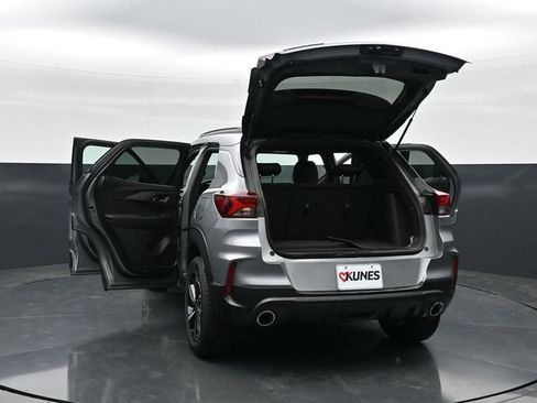 Used 2023 Chevrolet TrailBlazer RS FWD image 44