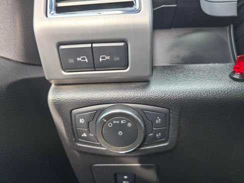 Used 2015 Ford F150 Platinum w/ Technology Package image 24