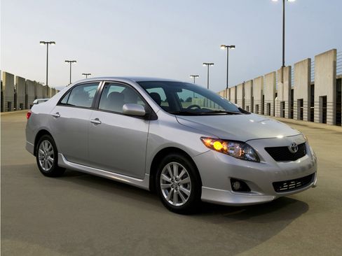 Used 2010 Toyota Corolla FWD image 1