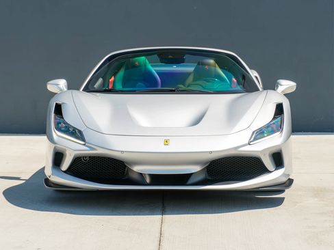 Used 2022 Ferrari F8 Tributo RWD image 5