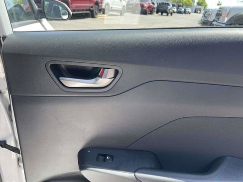 Used 2022 Hyundai Accent SE FWD image 24