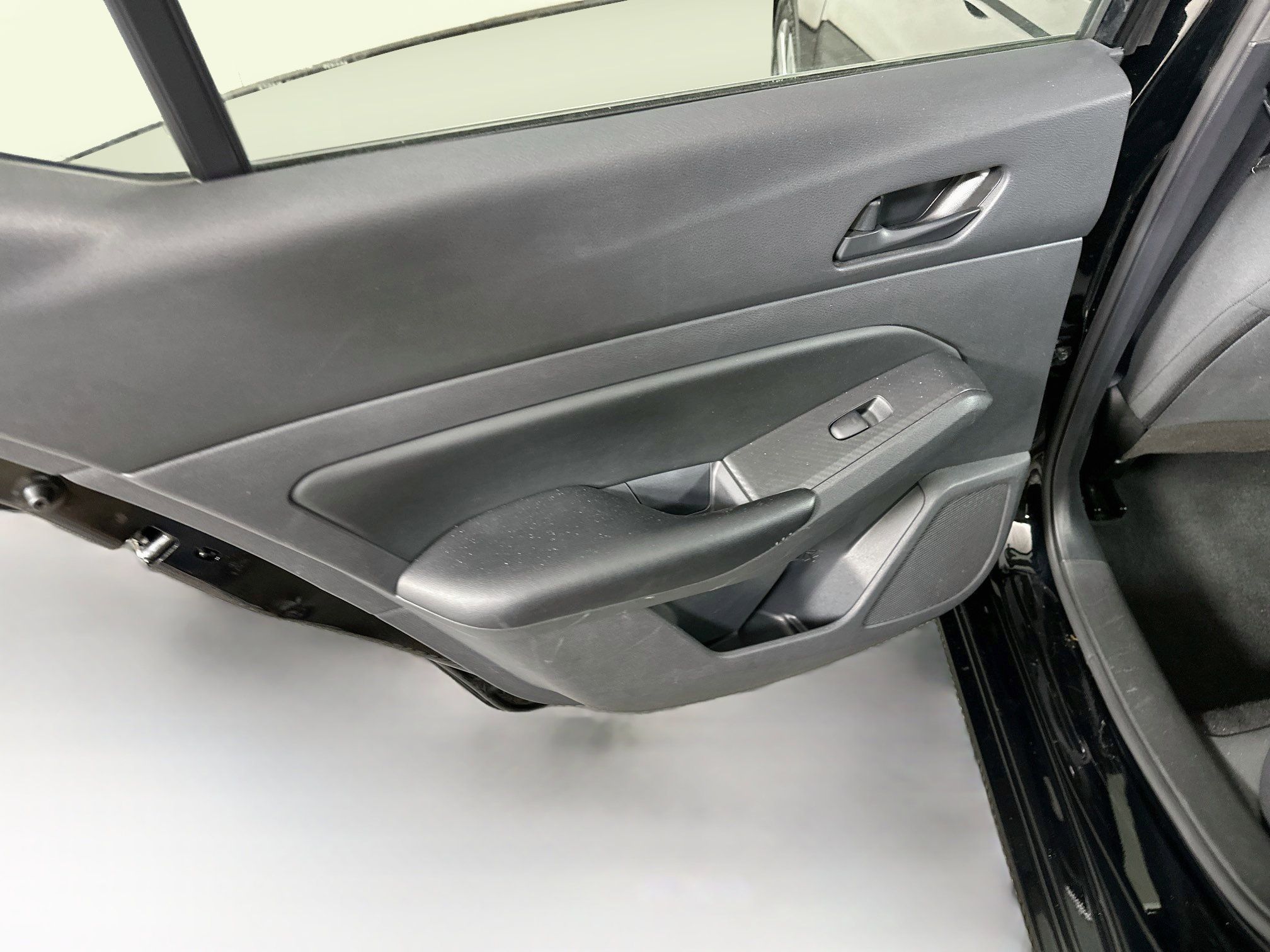 Used 2024 Nissan Altima 2.5 S FWD image 25