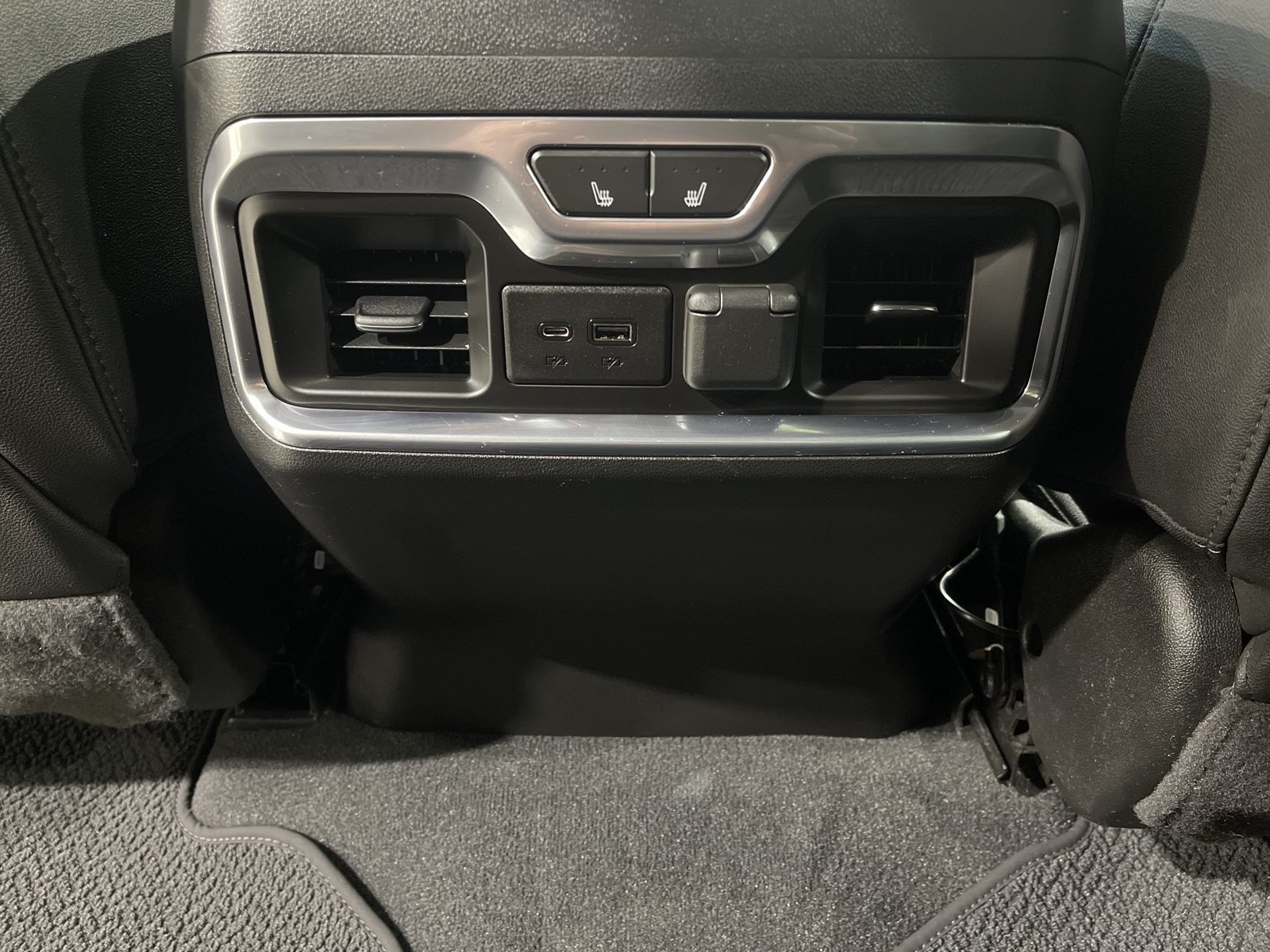Used 2021 GMC Sierra 1500 SLT w/ SLT Premium Plus Package AWD/4WD image 16