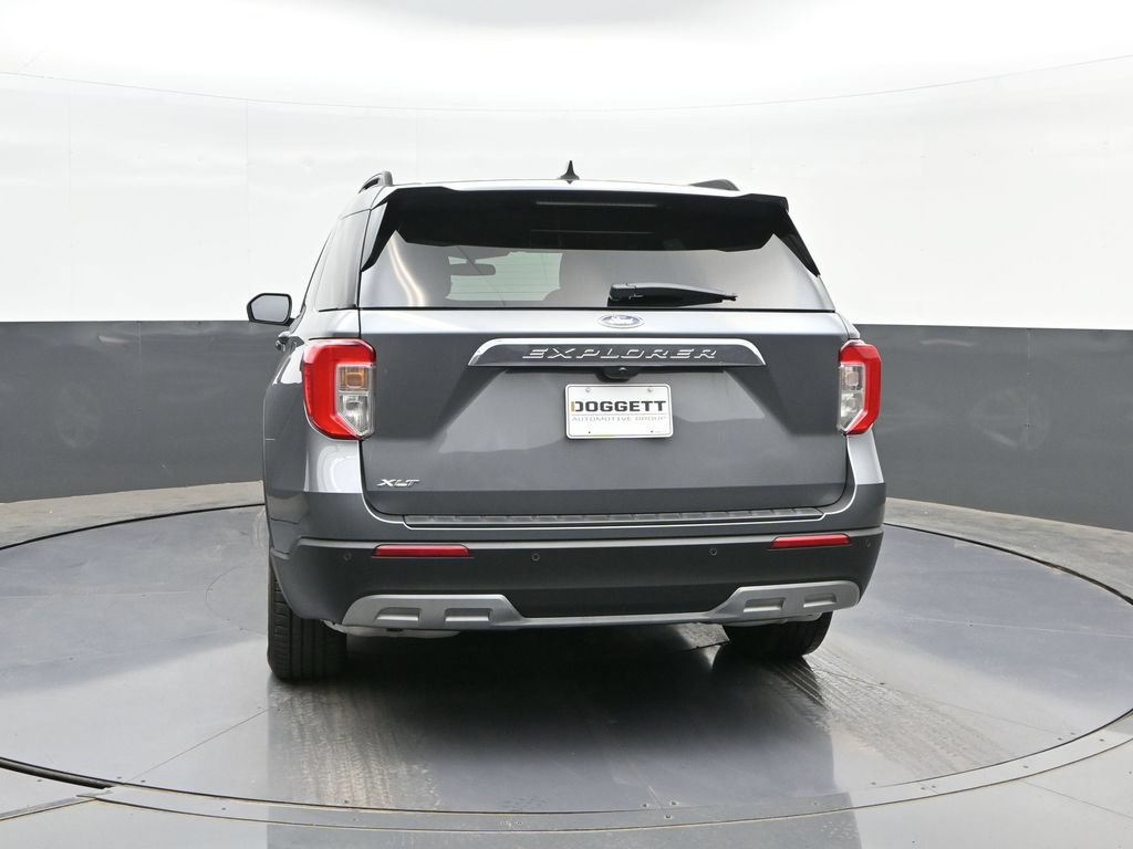 Used 2024 Ford Explorer XLT w/ Equipment Group 202A RWD image 8