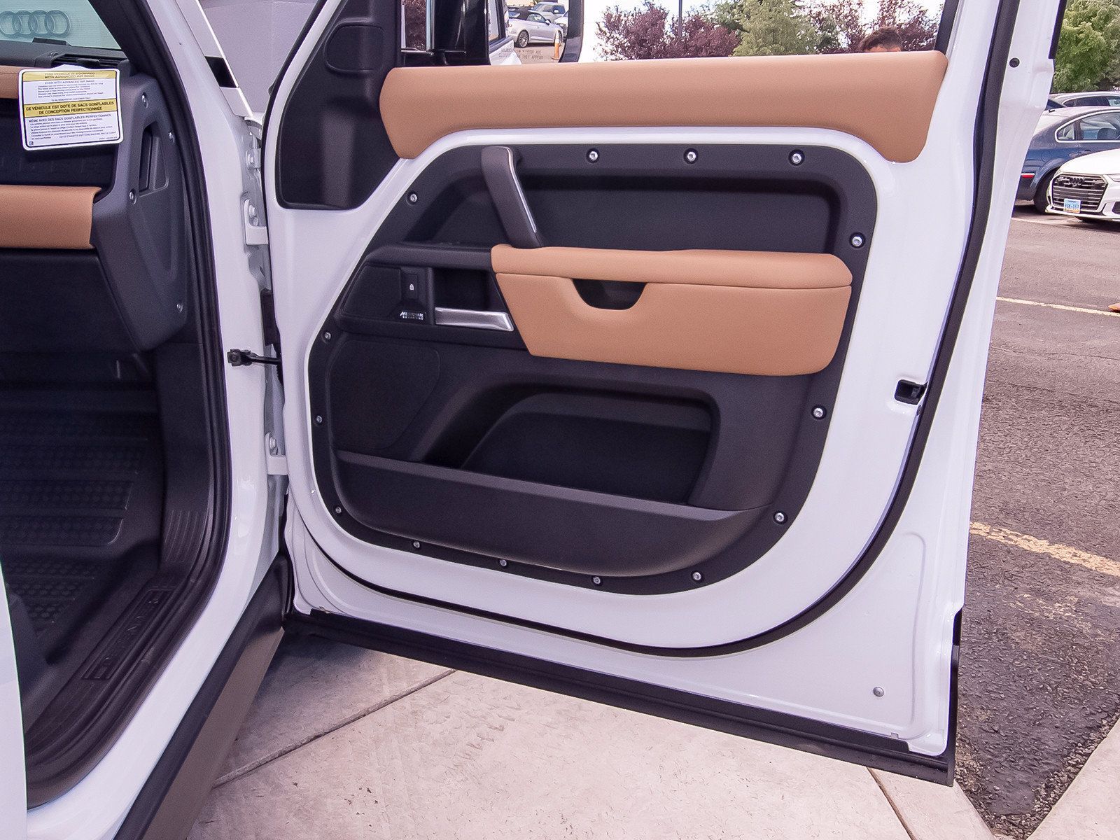 New 2026 Land Rover Defender 110 X-Dynamic SE AWD/4WD image 44