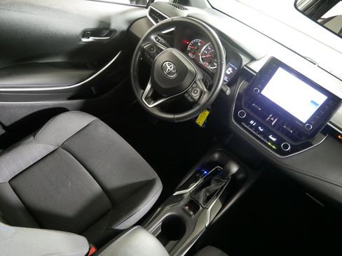 Used 2022 Toyota Corolla SE image 9