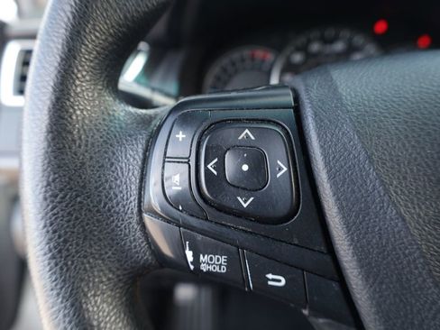 Used 2015 Toyota Camry LE image 23