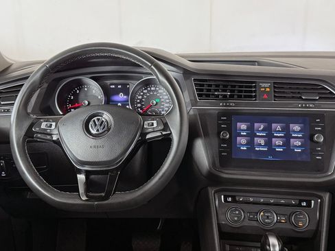 Used 2021 Volkswagen Tiguan SE w/ Panoramic Sunroof Package AWD/4WD image 34