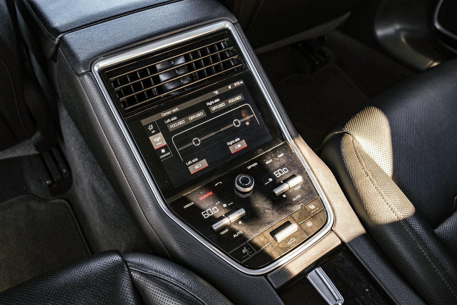 Used 2018 Porsche Panamera 4 AWD/4WD image 18
