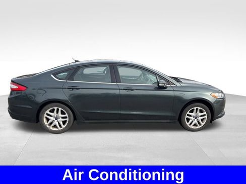 Used 2015 Ford Fusion SE image 7