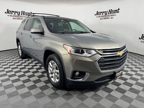Used 2018 Chevrolet Traverse LT FWD image 5