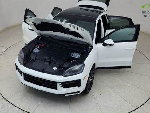 Used 2024 Porsche Cayenne Coupe AWD/4WD image 83