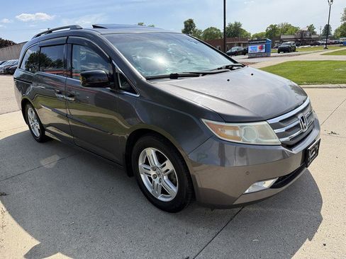 Used 2011 Honda Odyssey Touring Elite image 3