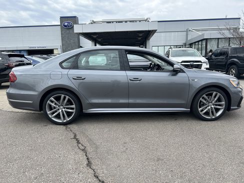 Used 2018 Volkswagen Passat 2.0T R-Line image 8