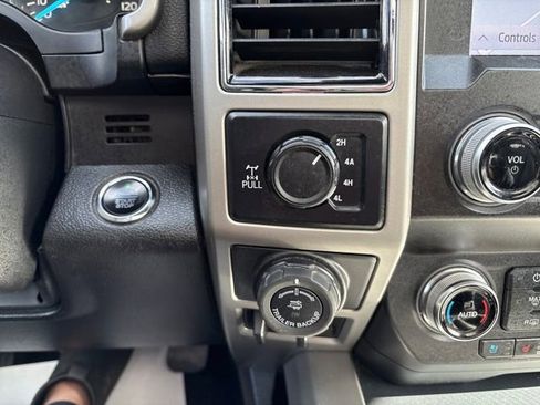 Used 2020 Ford F150 Lariat w/ Equipment Group 502A Luxury image 22