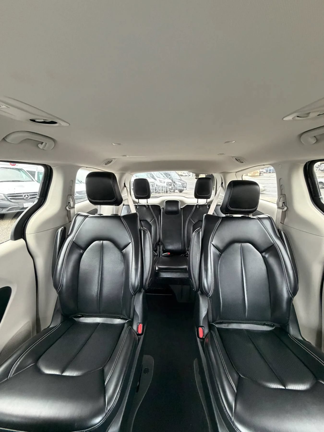 Used 2023 Chrysler Pacifica Touring-L FWD image 37