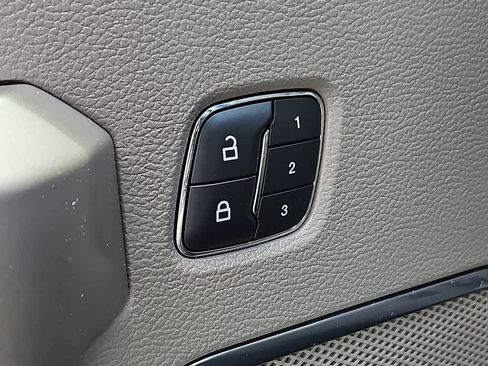 Used 2018 Ford F150 Lariat RWD image 22