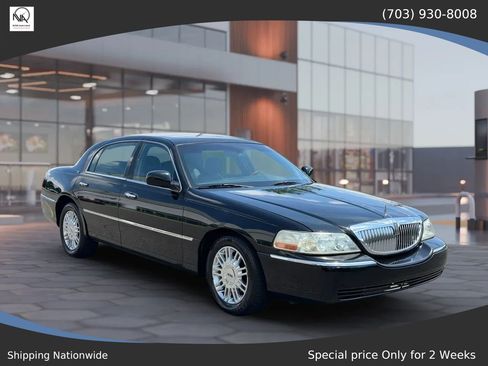 Used 2008 Lincoln Town Car Signature Limited RWD image 2
