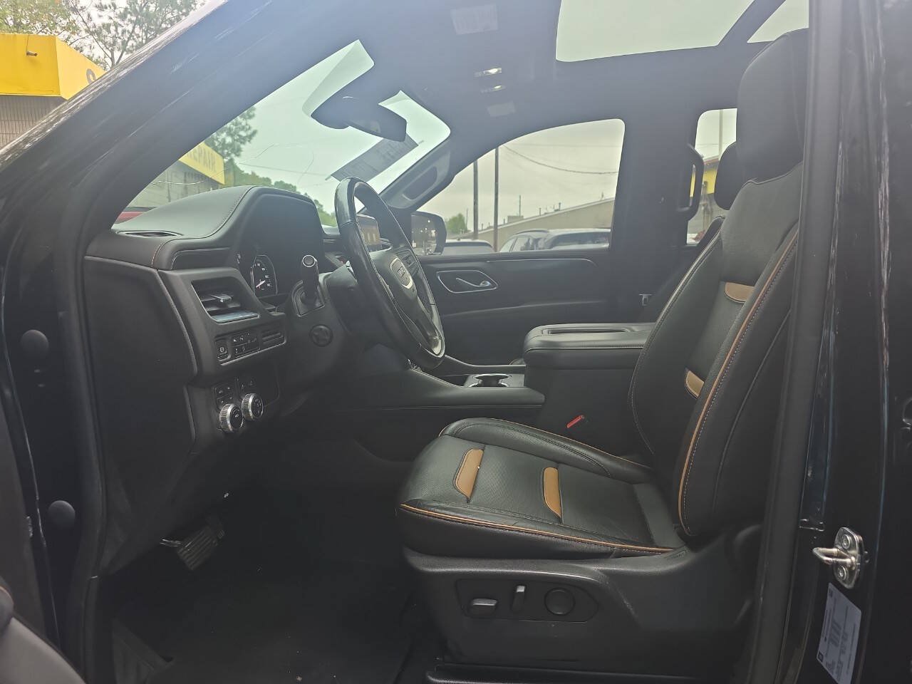 Used 2021 GMC Yukon AT4 AWD/4WD image 6