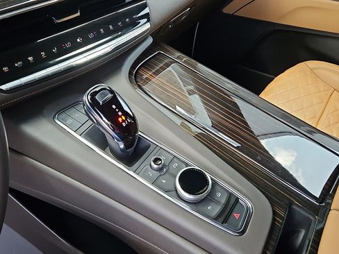 Certified 2024 Cadillac Escalade Sport w/ LPO, Floor Liner Package AWD/4WD image 23
