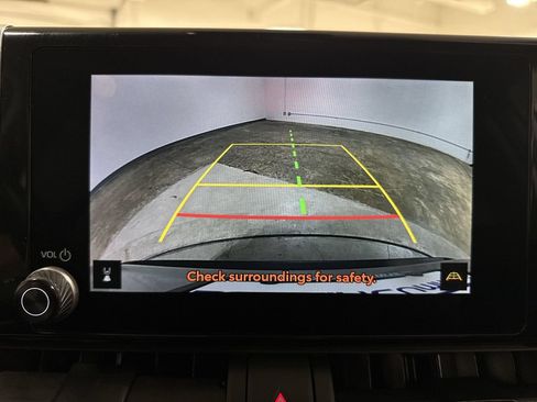 Used 2025 Toyota RAV4 XLE AWD/4WD image 15