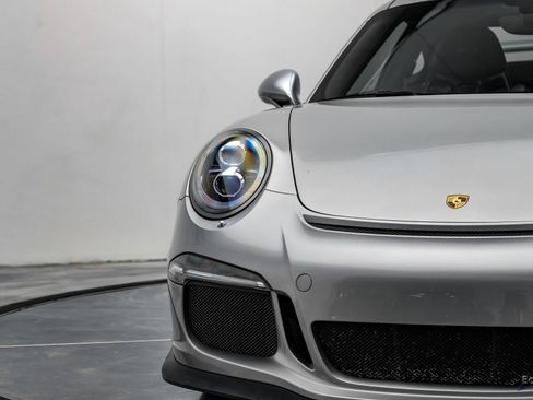 Used 2015 Porsche 911 GT3 RWD image 31