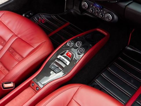 Used 2014 Ferrari 458 Spider image 29