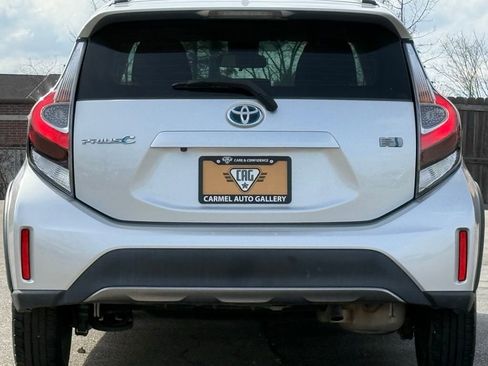 Used 2018 Toyota Prius C Two image 4