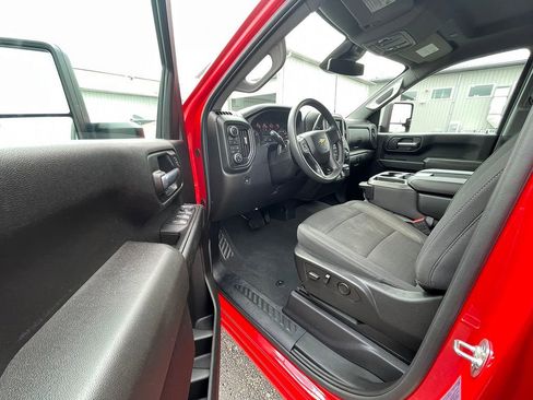 Used 2025 Chevrolet Silverado 2500 Custom w/ Custom Value Package AWD/4WD image 3