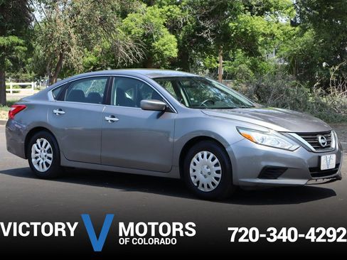 Used 2016 Nissan Altima 2.5 S w/ Power Driver Seat Package FWD image 1