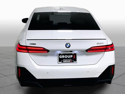New 2027 BMW 530i xDrive w/ M Sport Package AWD/4WD image 4