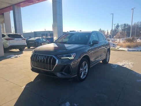 Used 2024 Audi Q3 2.0T Premium image 3