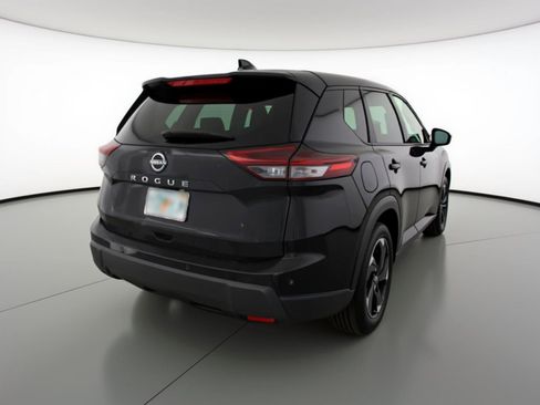 Used 2025 Nissan Rogue SV FWD image 9