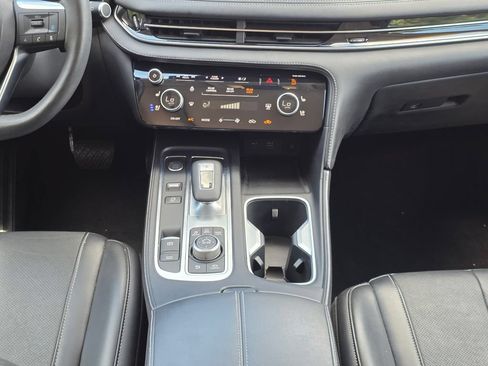 Used 2023 INFINITI QX60 Luxe w/ Performance Audio Package AWD/4WD image 17