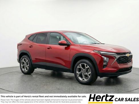Used 2025 Chevrolet Trax LT FWD image 1