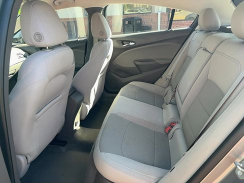 Used 2017 Chevrolet Cruze LT w/ Convenience Package image 10