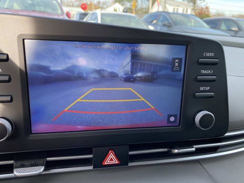 Used 2023 Hyundai Elantra SEL w/ Cargo Package image 9