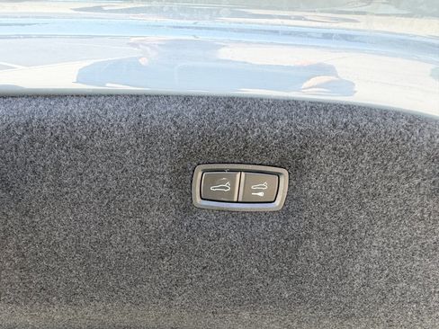 Used 2022 Audi e-tron GT Premium Plus AWD/4WD image 39