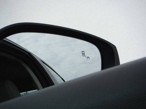 Used 2023 Honda Civic EX-L image 30