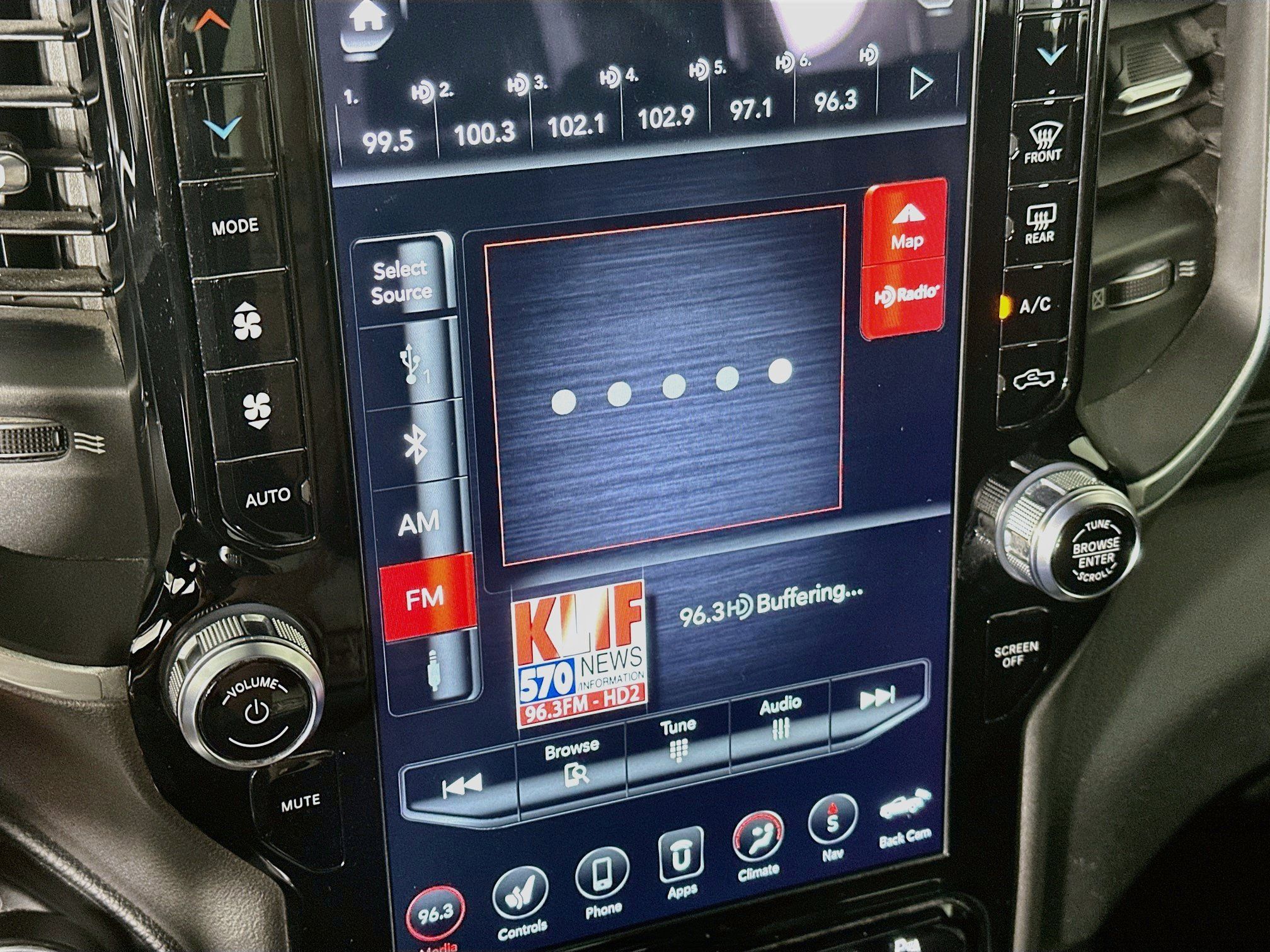 Used 2020 RAM 1500 Laramie w/ Sport Appearance Package AWD/4WD image 21