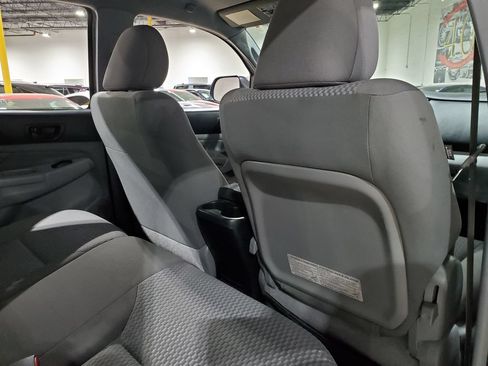 Used 2013 Toyota Tacoma PreRunner w/ Convenience Pkg RWD image 18