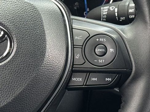 Used 2025 Toyota RAV4 XSE AWD/4WD image 16