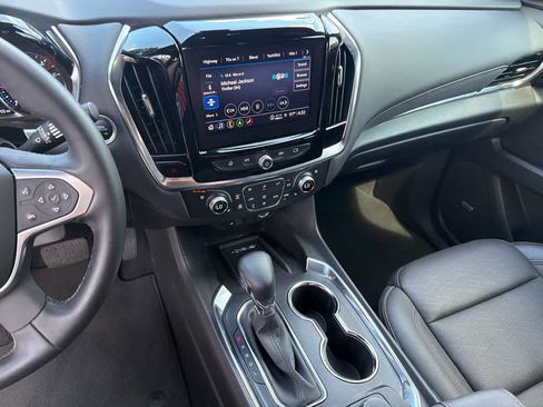 Used 2024 Chevrolet Traverse High Country FWD image 26