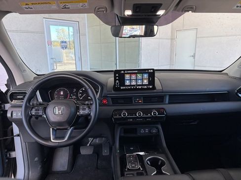 Certified 2024 Honda Pilot Touring image 23
