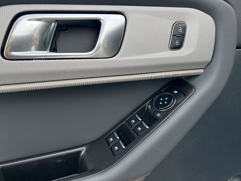 New 2026 Ford Explorer Active w/ Active Comfort Package image 14
