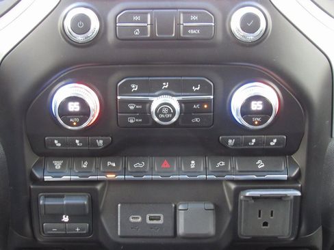 Used 2023 GMC Sierra 3500 SLT w/ SLT Premium Package image 34