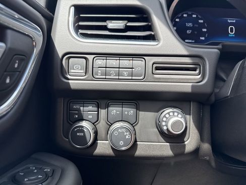 Used 2022 Chevrolet Tahoe Z71 w/ Luxury Package image 27